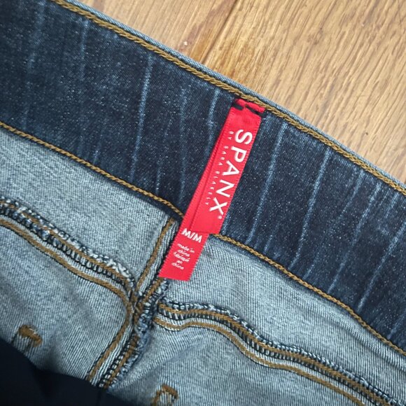 Spanx Distressed High Rise Elastic Waist Denim Jeggings Womens Medium Dark Wash - Picture 3 of 8